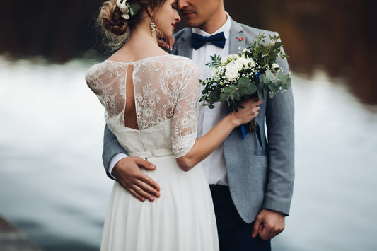 How to Temporarily and Permanently Store a Wedding Gown: Best Tips